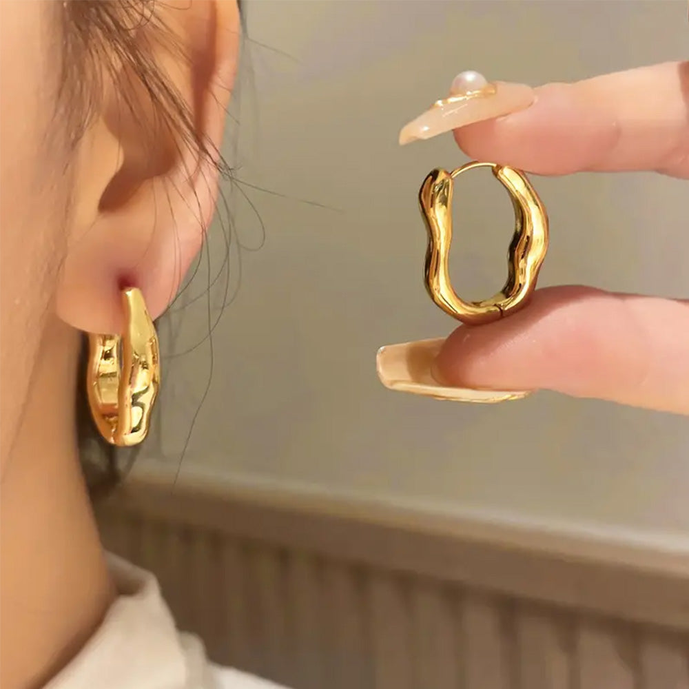 Elara Wavy Hoops