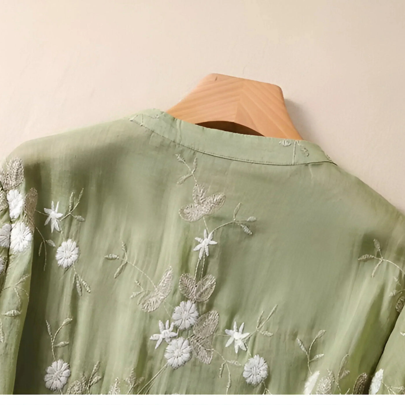 ISOBEL COTTON TOP WITH EMBROIDERED FLOWERS