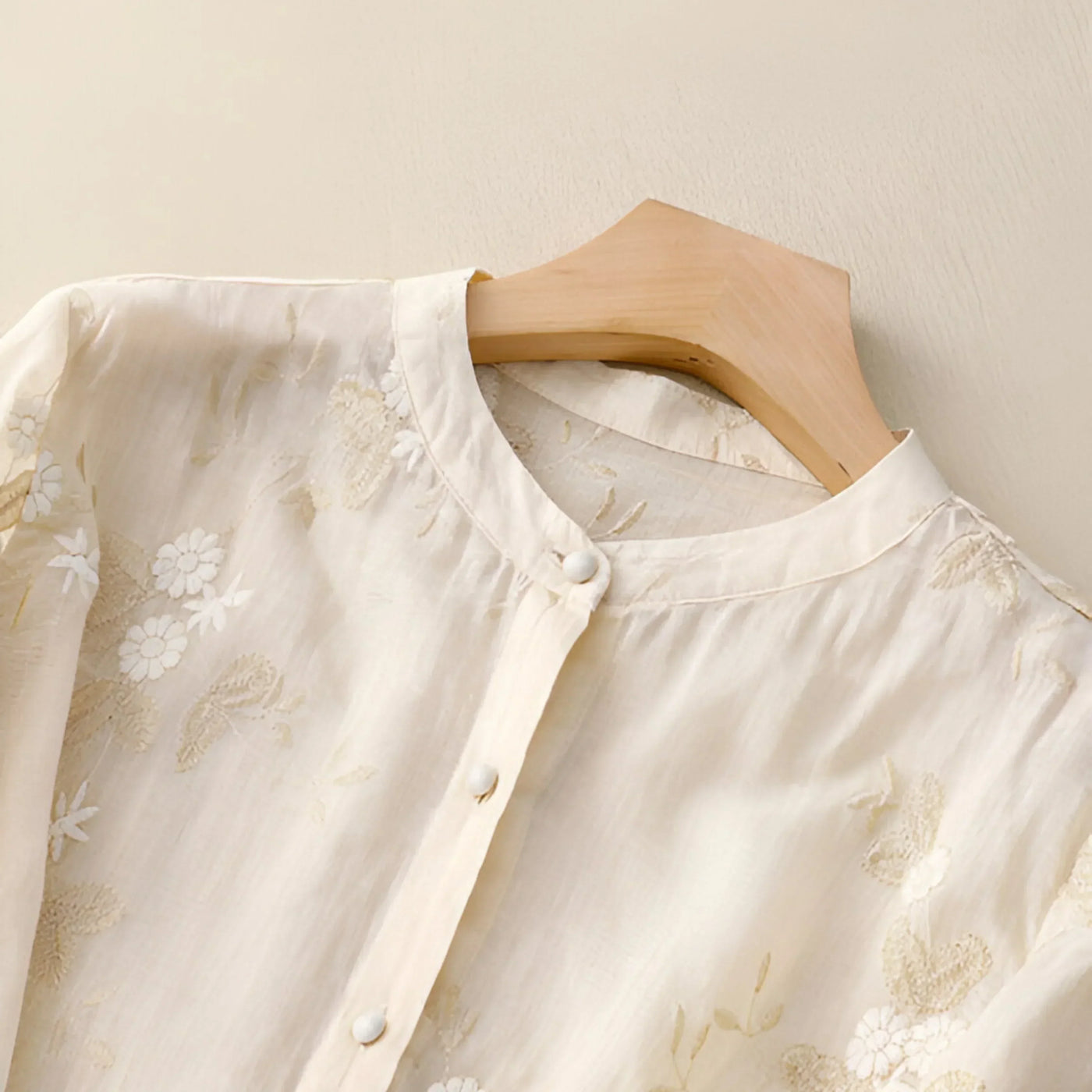 ISOBEL COTTON TOP WITH EMBROIDERED FLOWERS