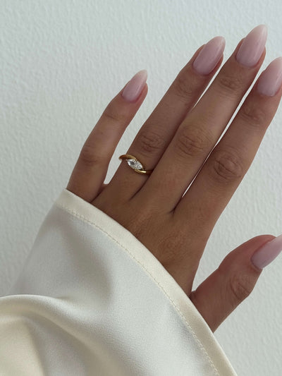 Kalista Twisted Elegance Band Ring