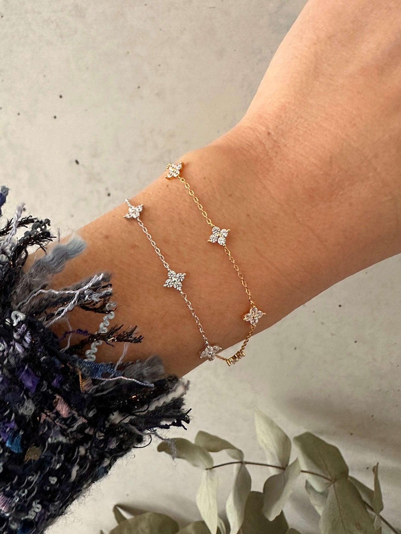Dina Rhinestone Flower Chain Bracelet