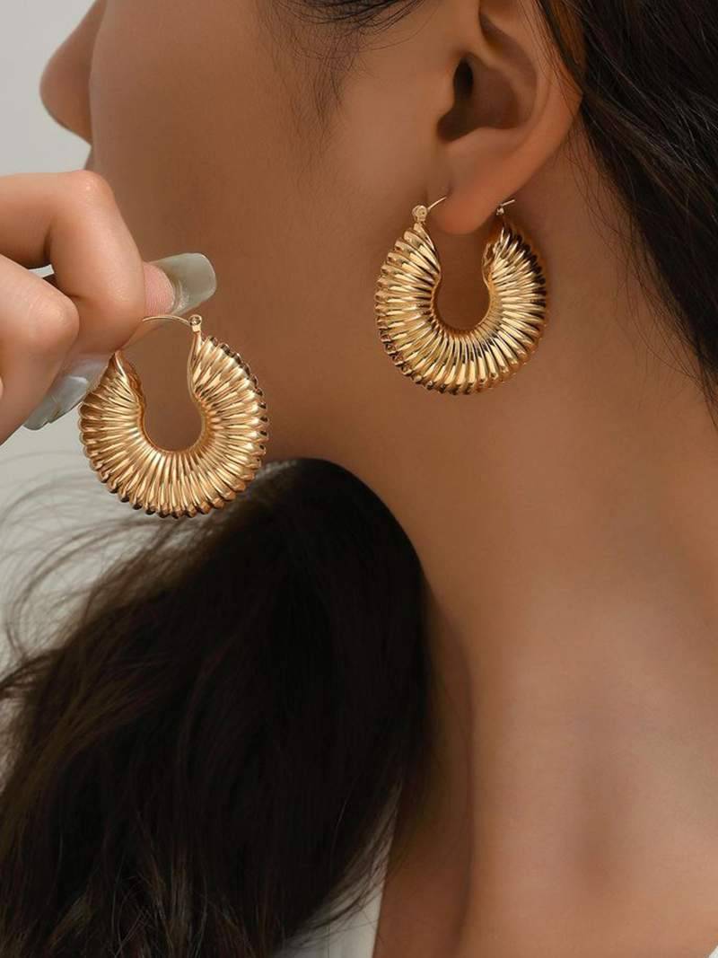 Lynn Ribbed Hoops