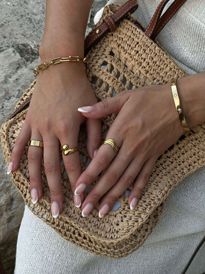 Sera Heart Rhinestone Band Ring