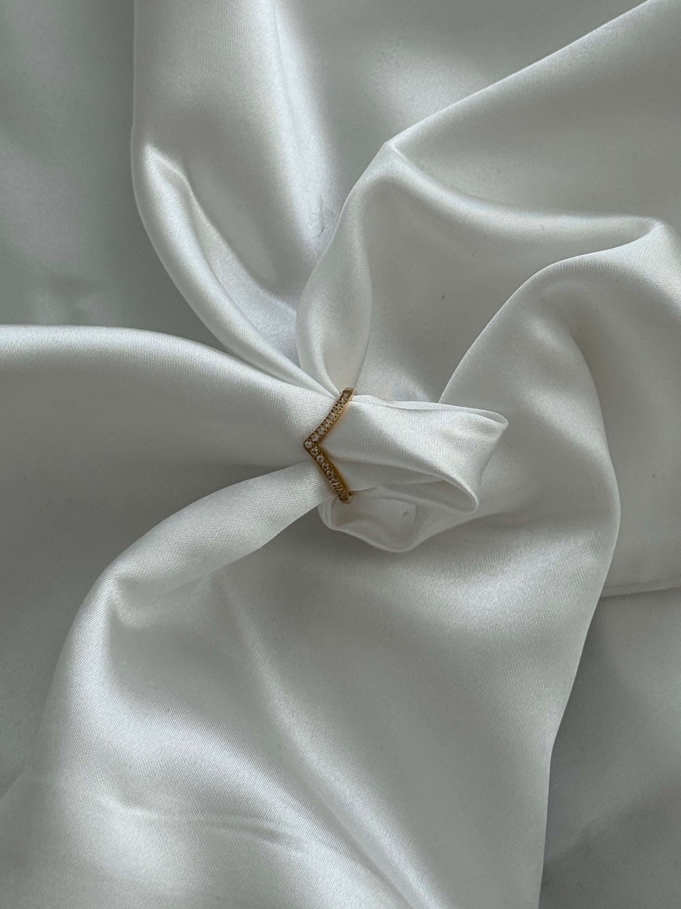 Zahra V-Cut Rhinestone Band Ring